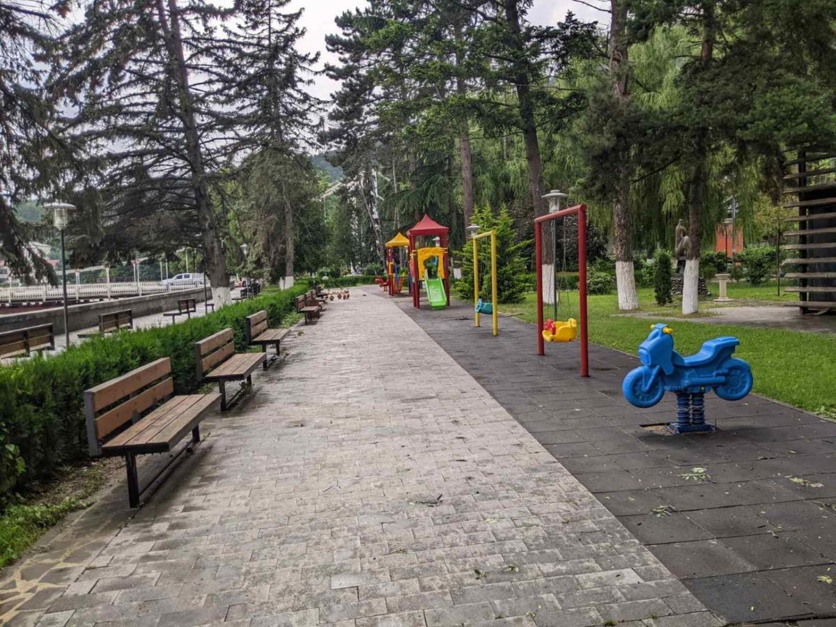 Riverside بورجومي المظهر الخارجي الصورة