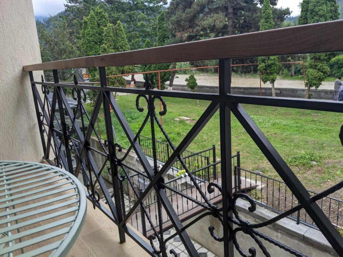 Riverside بورجومي المظهر الخارجي الصورة